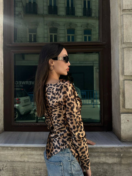 Classic leopard pattern

